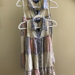 YOUNG THREADS NWT Top cream Floral Sleeveless Large